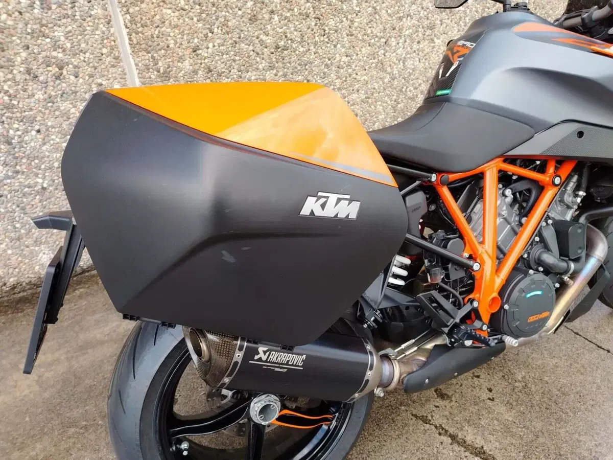 KTM 1290 Super Duke GT (2022 - 25) (7)