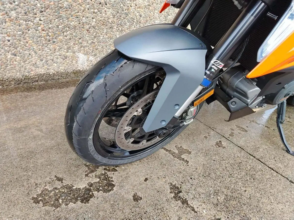 KTM 1290 Super Duke GT (2022 - 25) (10)
