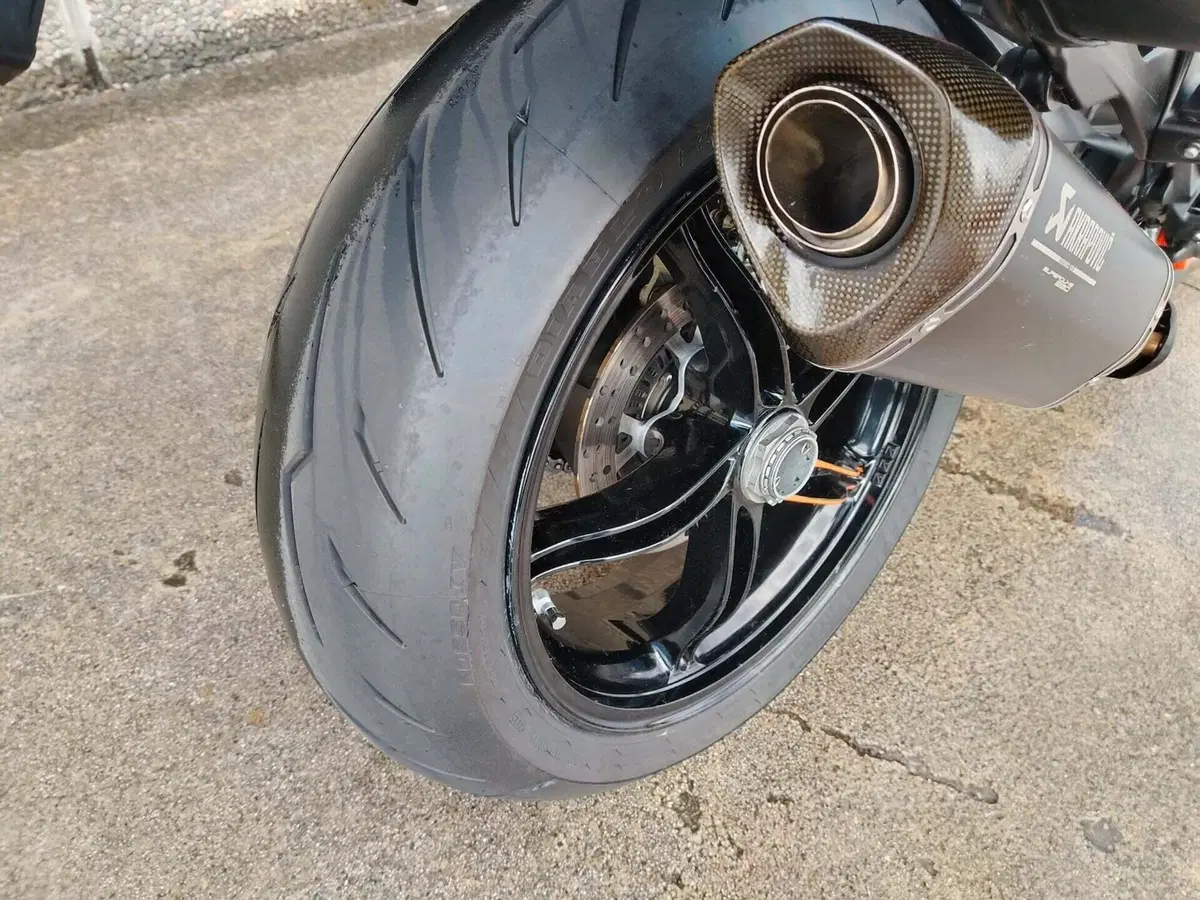KTM 1290 Super Duke GT (2022 - 25) (11)
