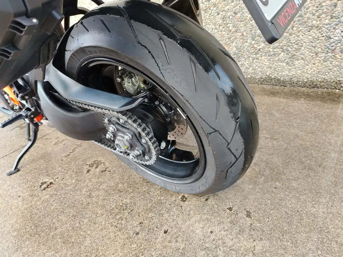 KTM 1290 Super Duke GT (2022 - 25) (12)