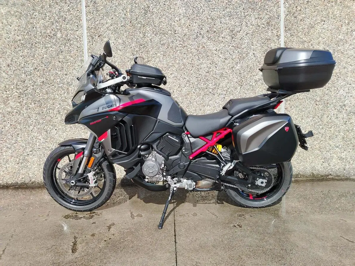Ducati Multistrada V4 S Grand Tour (2024) (2)