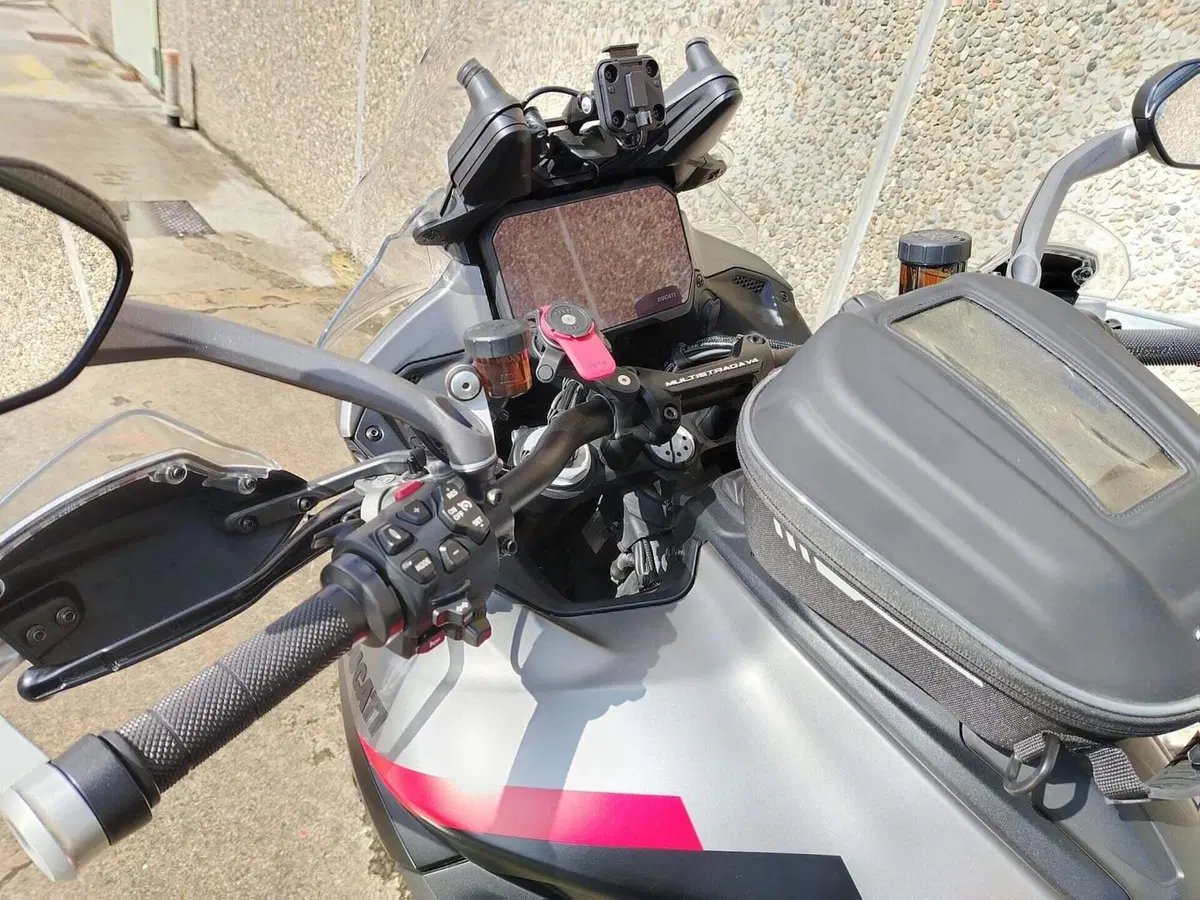 Ducati Multistrada V4 S Grand Tour (2024) (7)