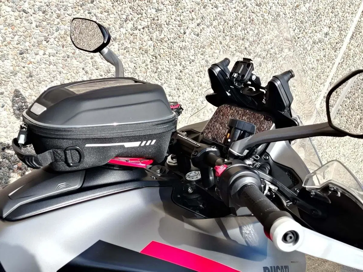 Ducati Multistrada V4 S Grand Tour (2024) (12)