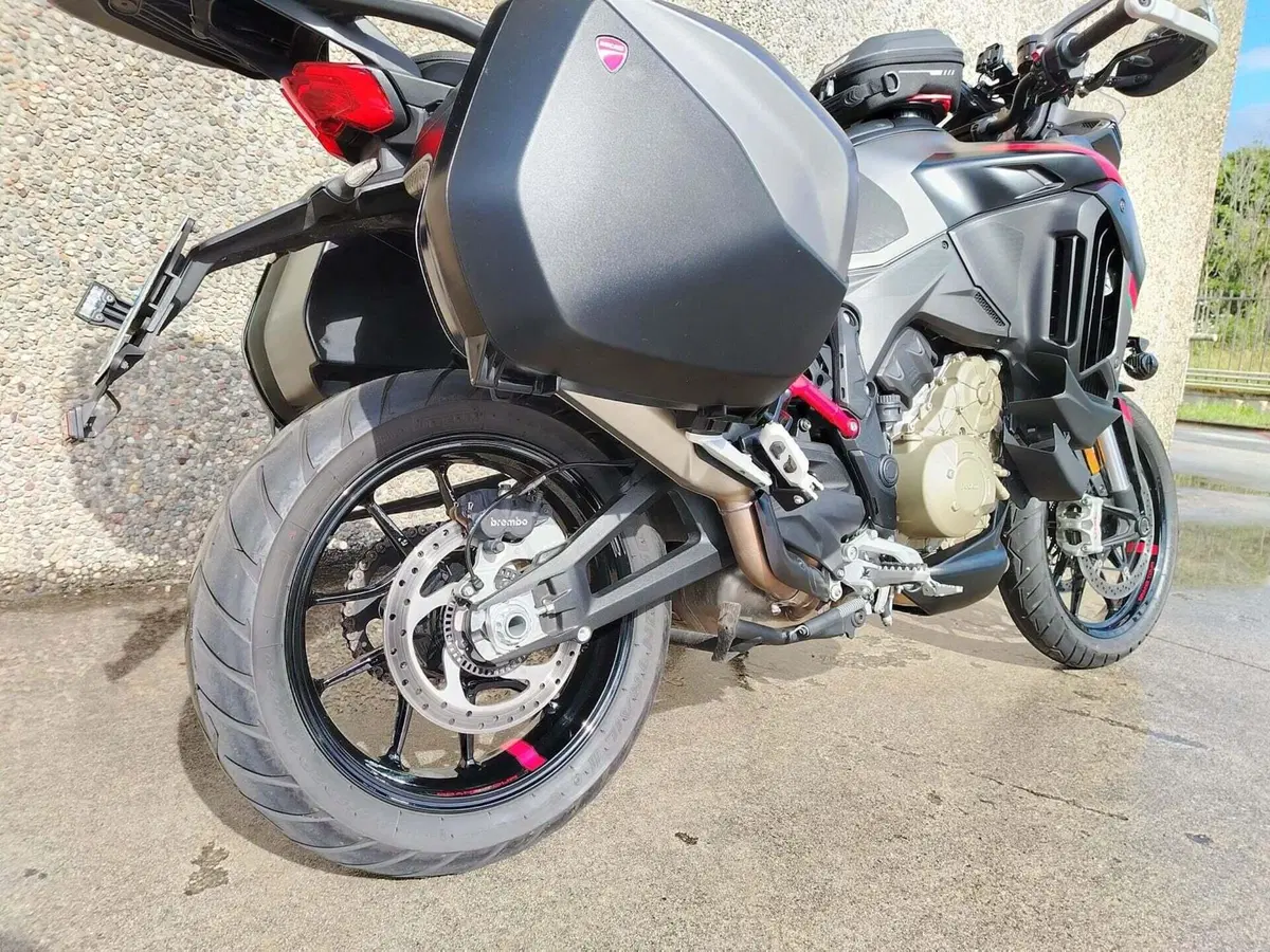 Ducati Multistrada V4 S Grand Tour (2024) (16)
