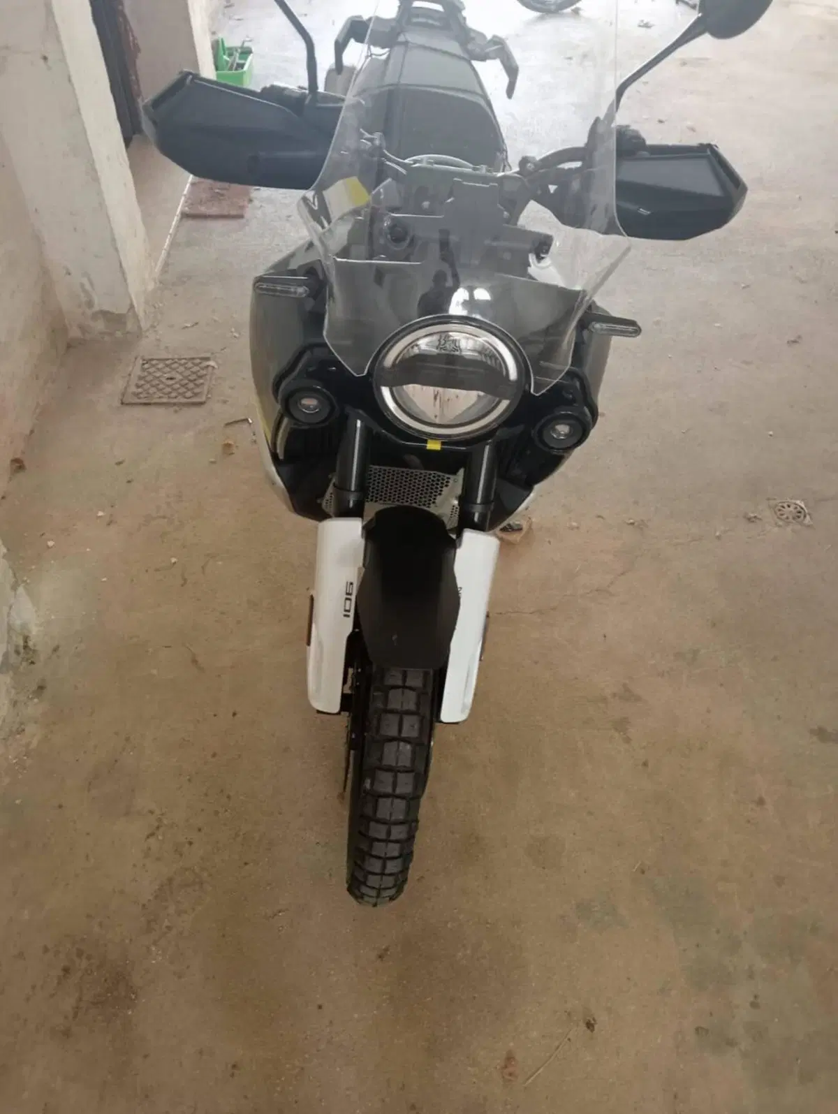 Husqvarna Norden 901 (2022 - 26)