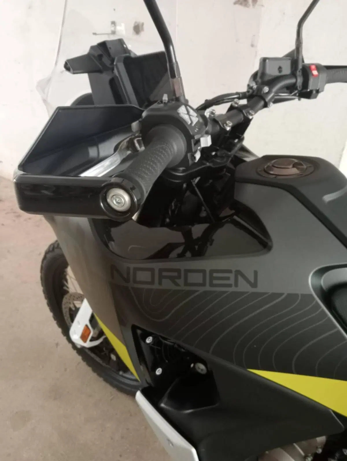 Husqvarna Norden 901 (2022 - 26) (12)