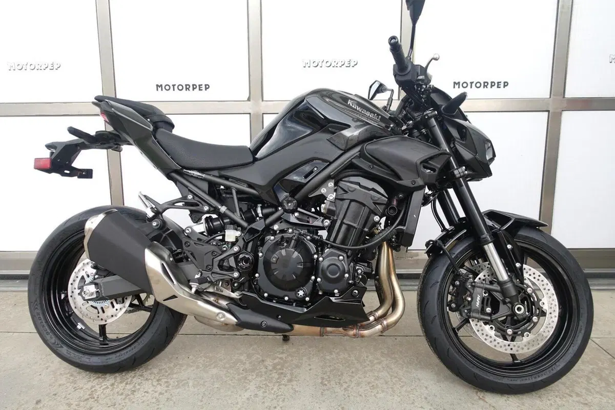 Kawasaki Z 900 A2 (2025 - 26) (4)