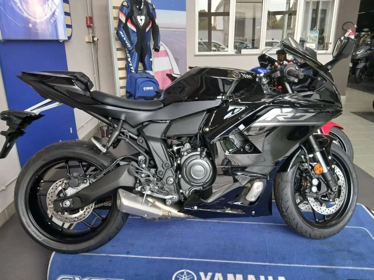 Yamaha YZF R7 (2026) (2)