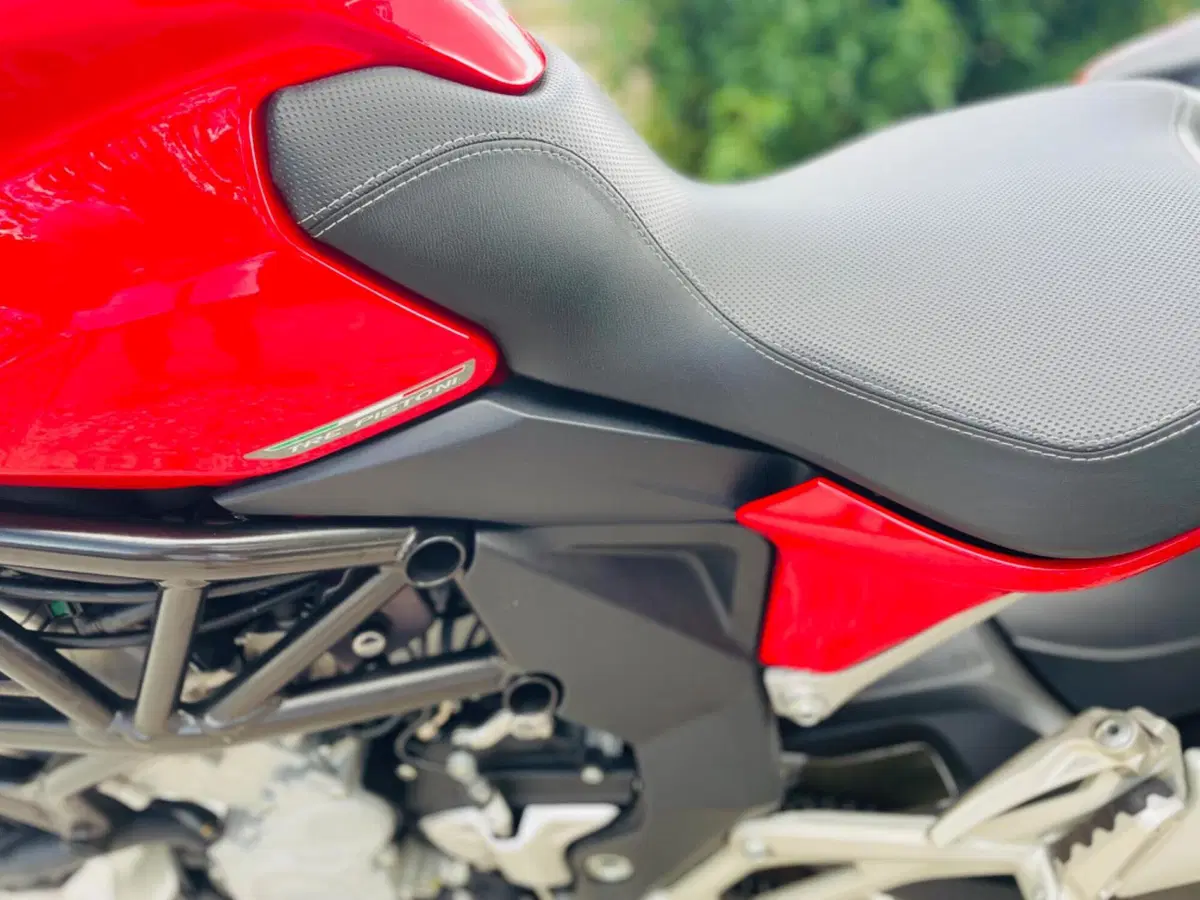 MV Agusta Turismo Veloce 800 (2014 - 16) (6)