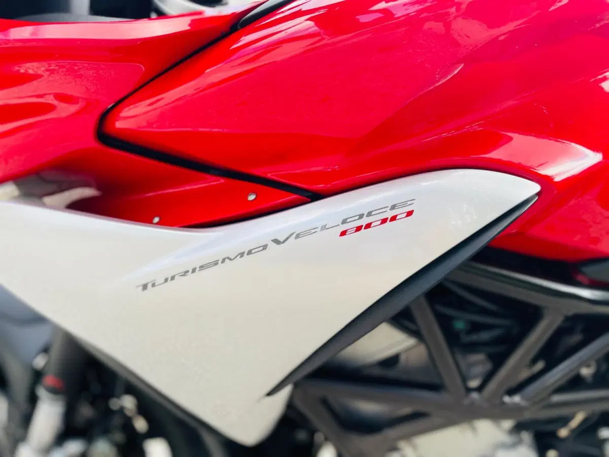 MV Agusta Turismo Veloce 800 (2014 - 16) (7)