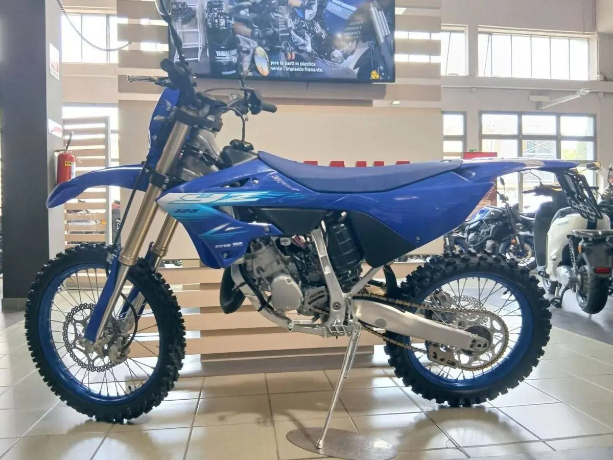 Yamaha YZ 125 (2027) (6)