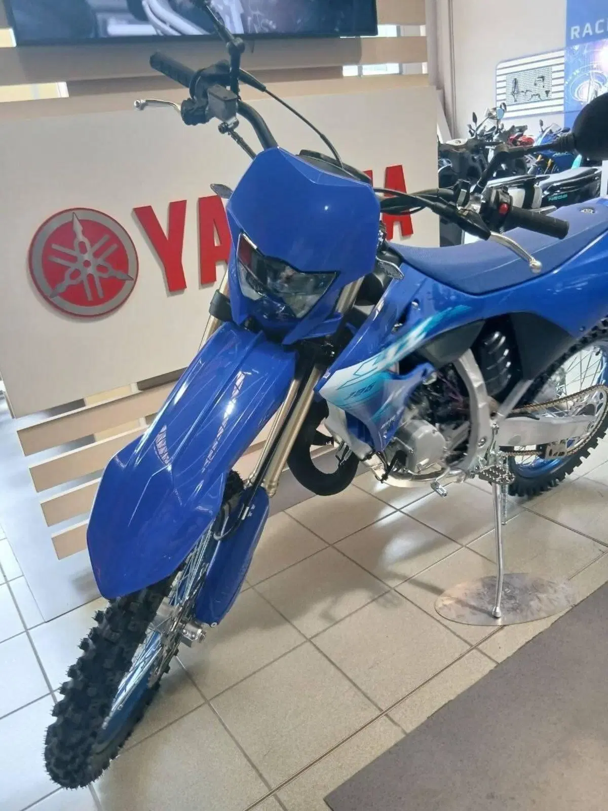 Yamaha YZ 125 (2027) (8)
