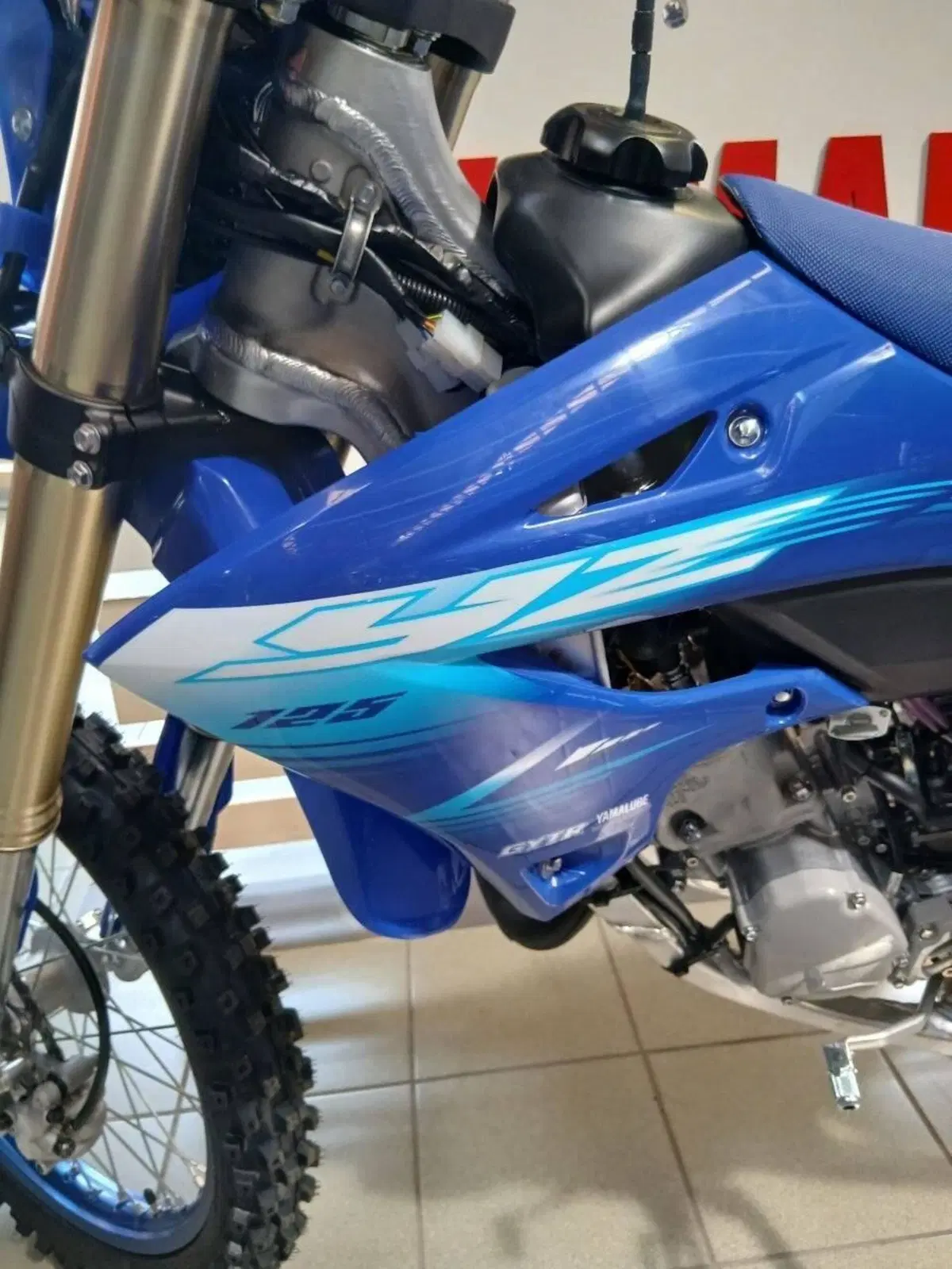 Yamaha YZ 125 (2027) (2)
