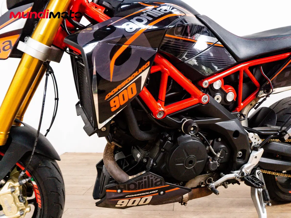 Aprilia Dorsoduro 900 (2017 - 20) (9)
