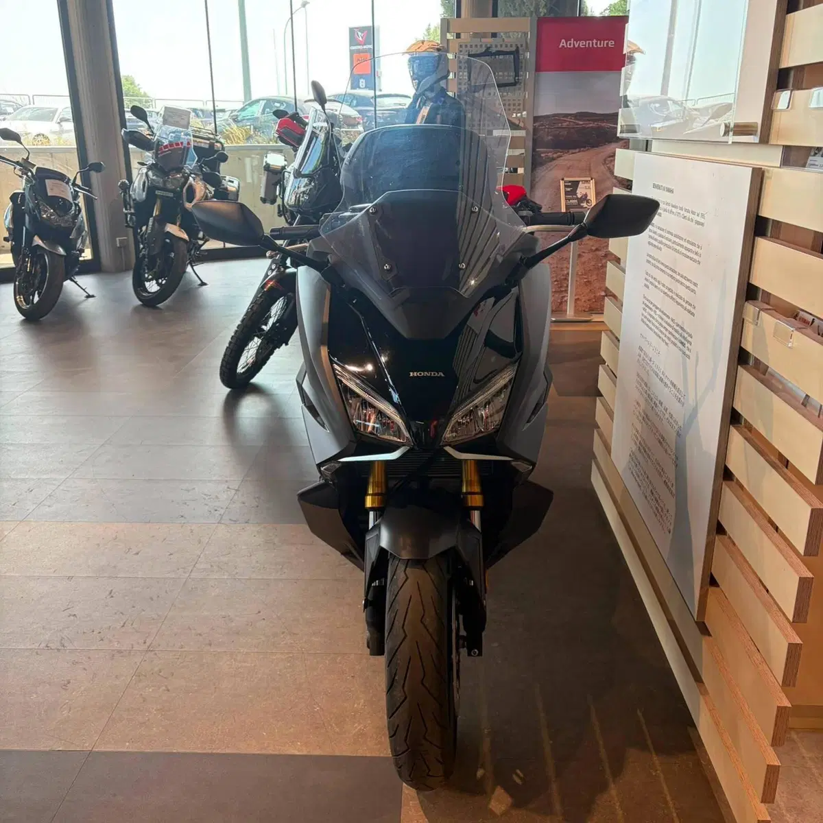 Honda Forza 750 DCT (2021 - 24) (7)