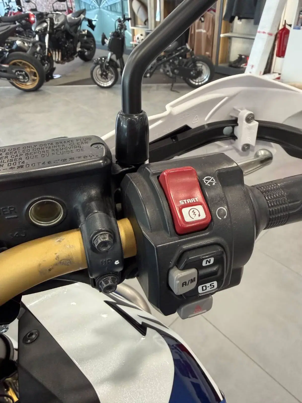Honda Africa Twin CRF 1000L Adventure Sports DCT (2018 - 19) (11)