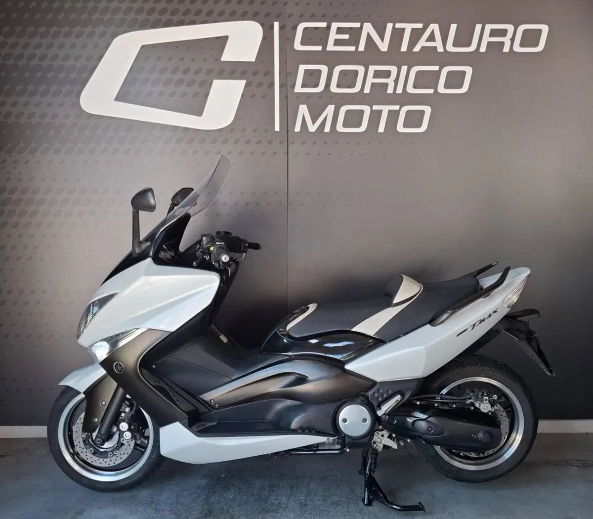 Yamaha T-Max 500 White Max (2010 - 11) (2)