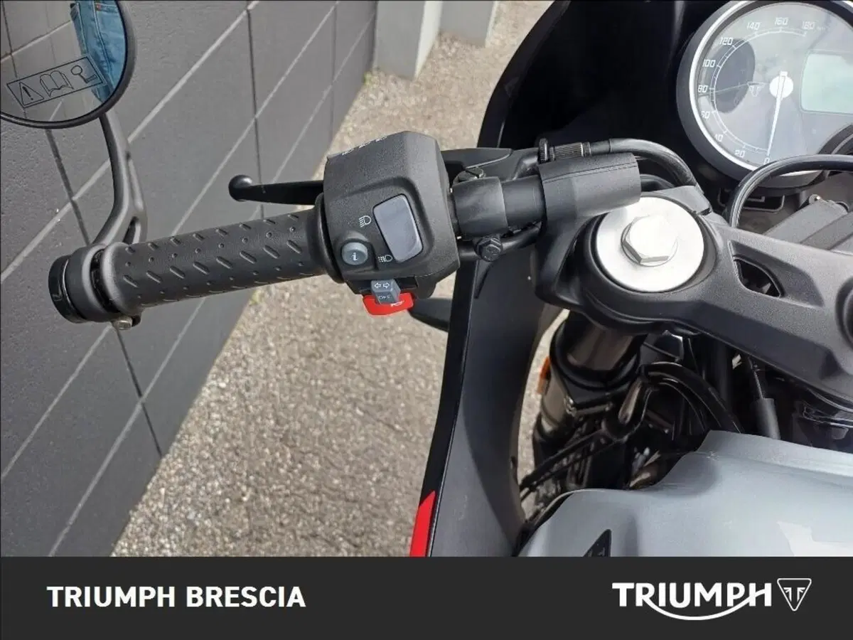 Triumph Thruxton 400 (2026) (9)