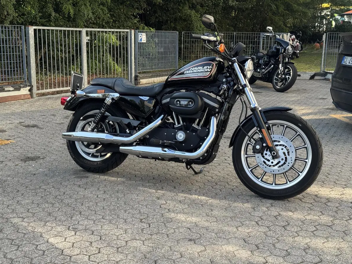 Harley-Davidson 883 R (2008 - 16) - XL 883R (2)