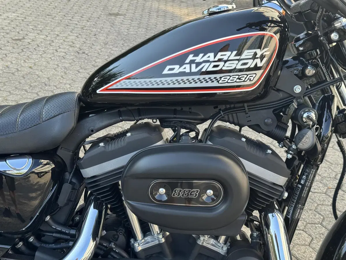 Harley-Davidson 883 R (2008 - 16) - XL 883R (5)