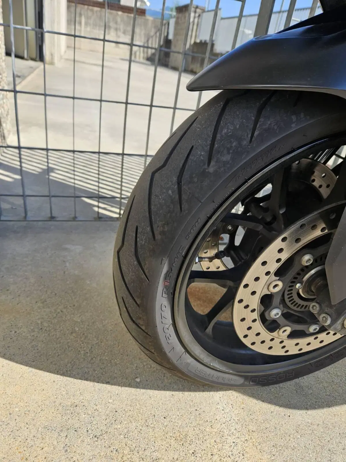 Yamaha T-Max 560 Tech Max (2022 - 24) (4)
