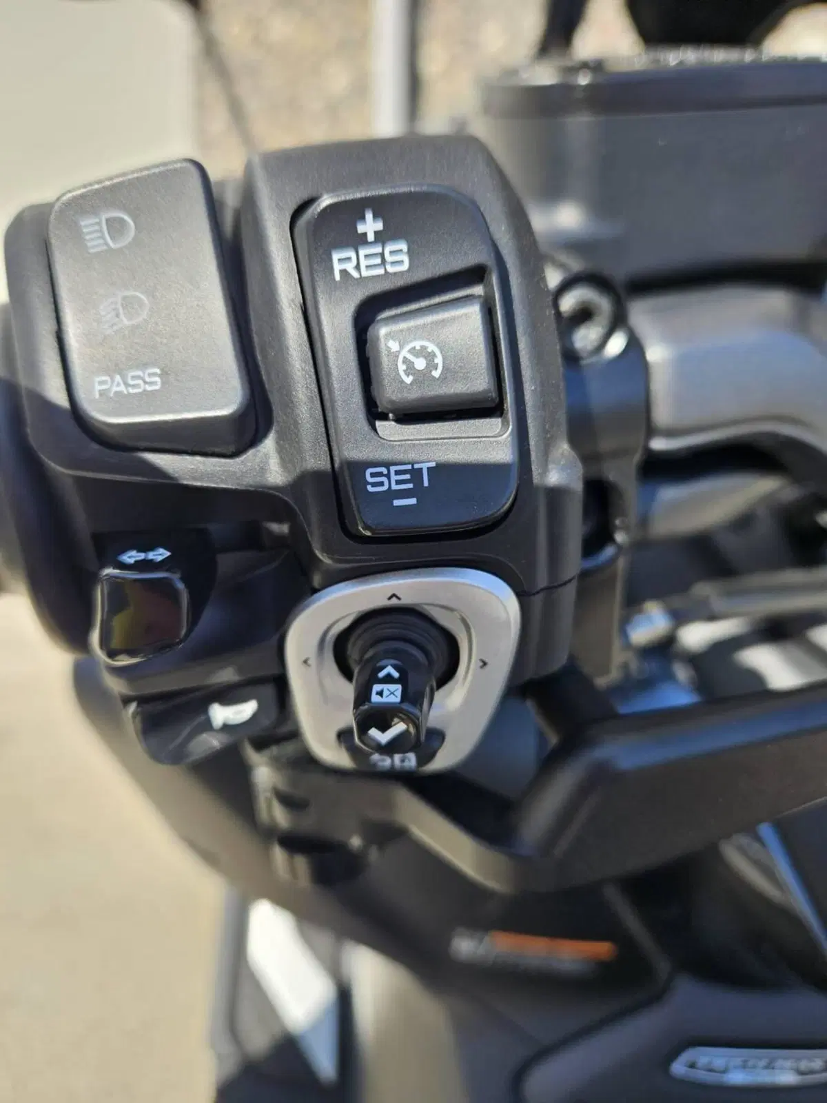 Yamaha T-Max 560 Tech Max (2022 - 24) (9)