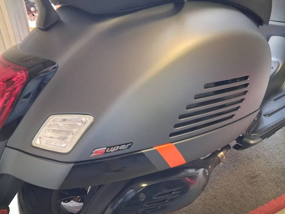 Vespa GTS 300 Super Tech (2023 - 24) (3)