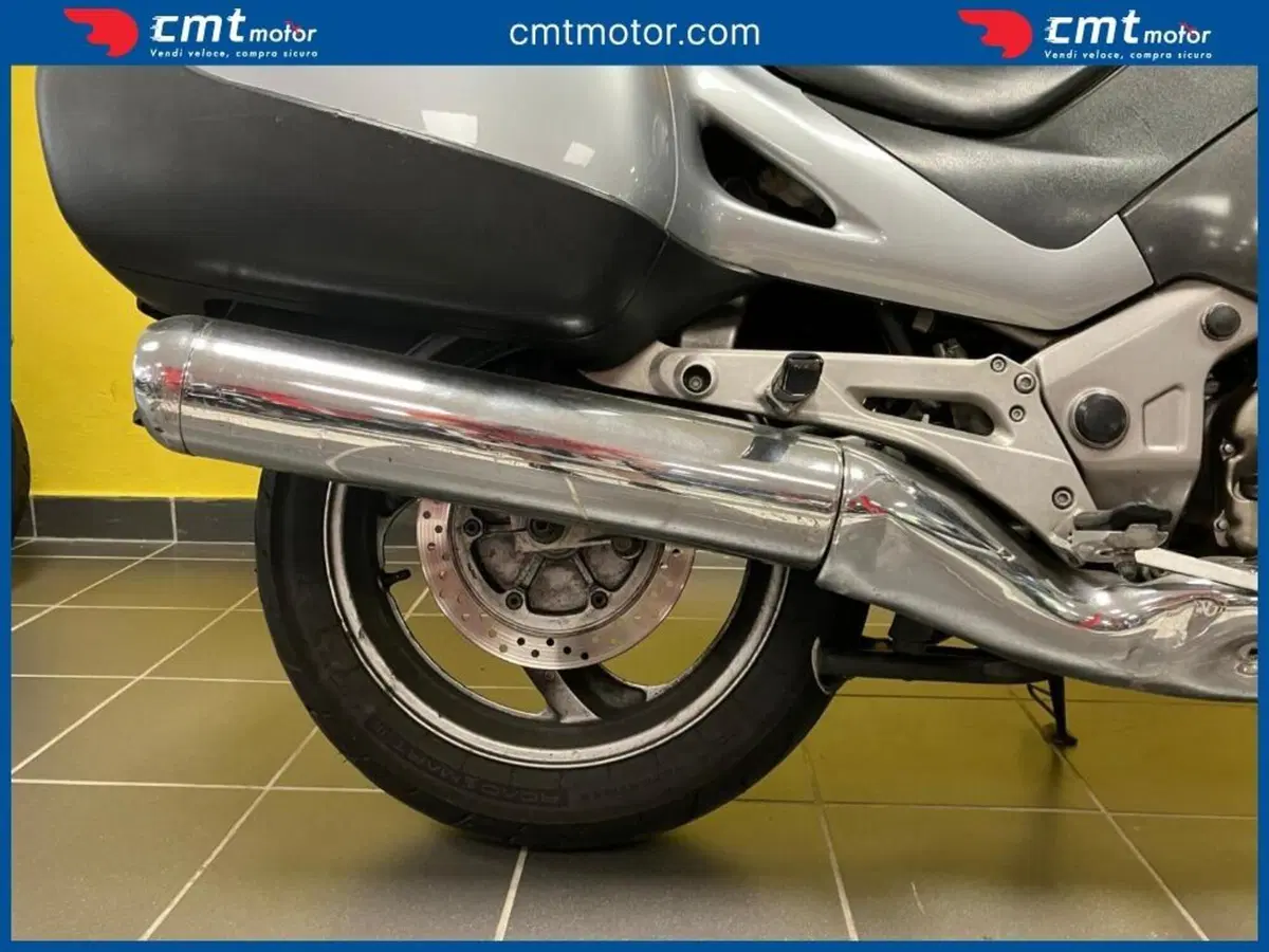 Honda Deauville 650 (2002 - 05) (6)