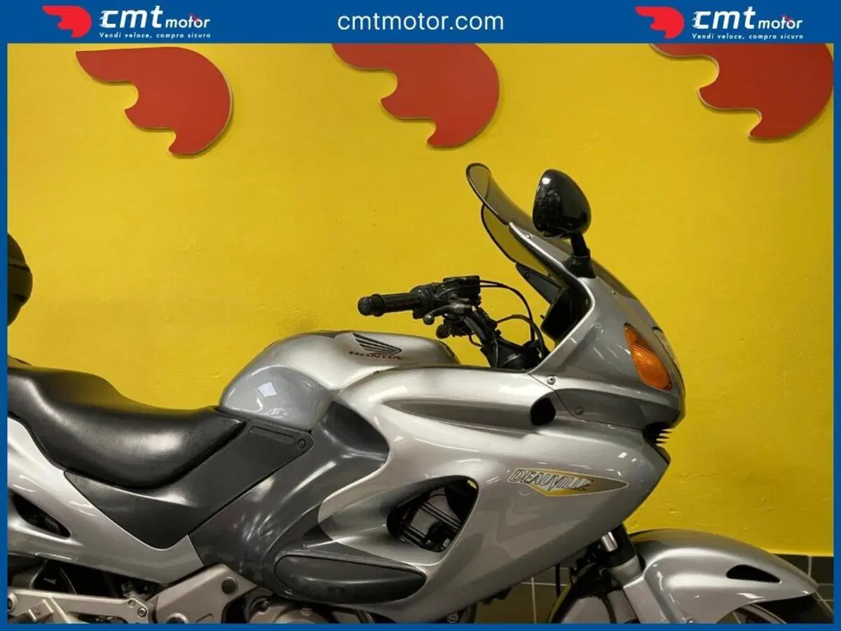 Honda Deauville 650 (2002 - 05) (8)