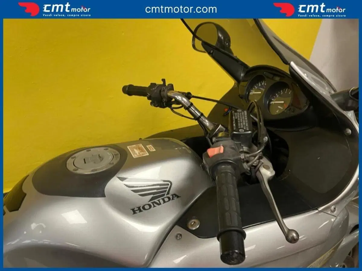 Honda Deauville 650 (2002 - 05) (10)