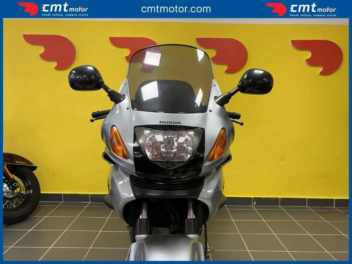 Honda Deauville 650 (2002 - 05) (11)