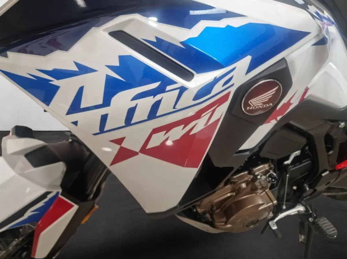 Honda Africa Twin CRF 1100L (2024 - 26) (4)
