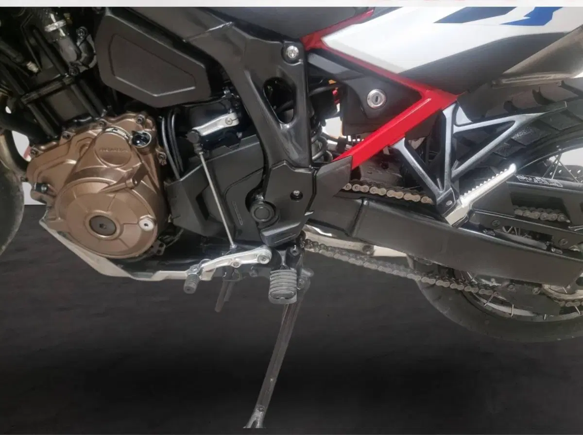 Honda Africa Twin CRF 1100L (2024 - 26) (5)