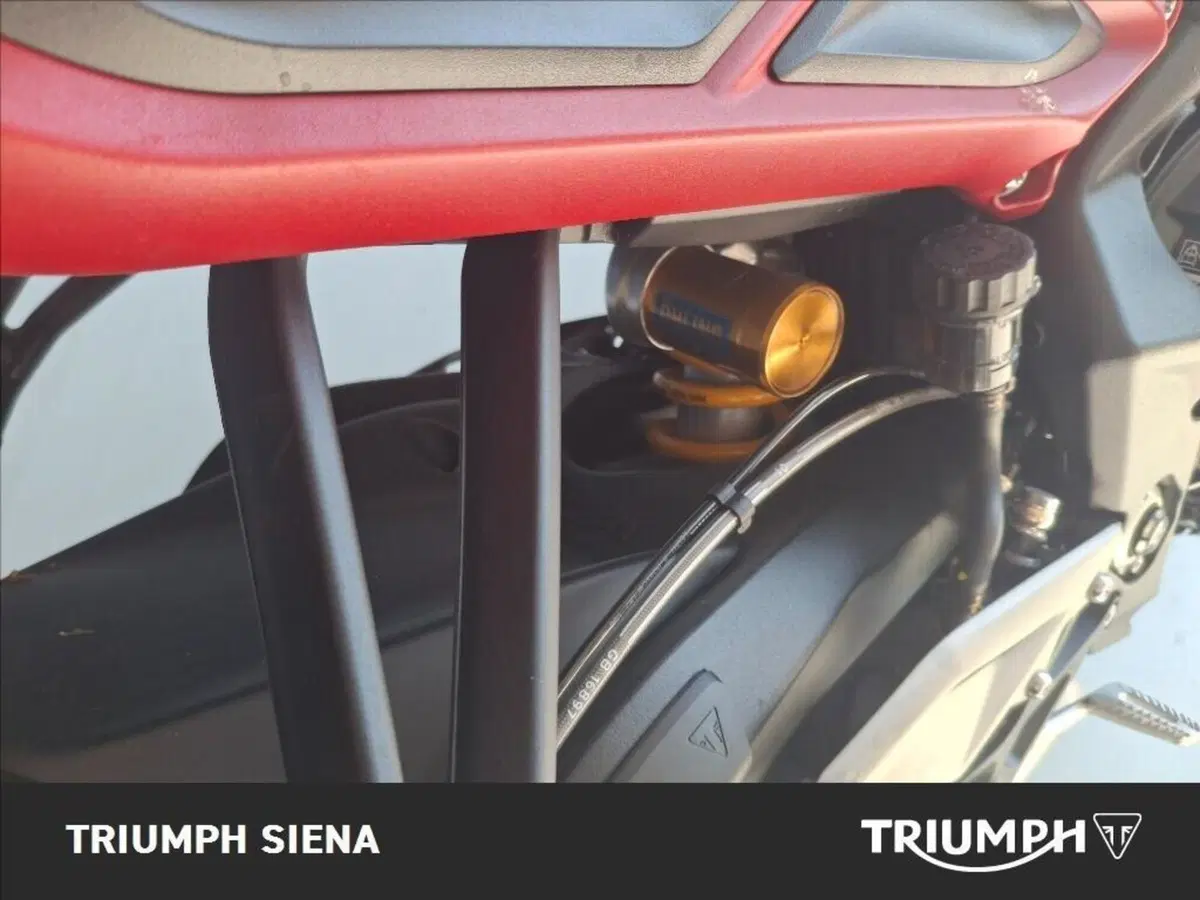 Triumph Street Triple 765 RX (2026) (2)