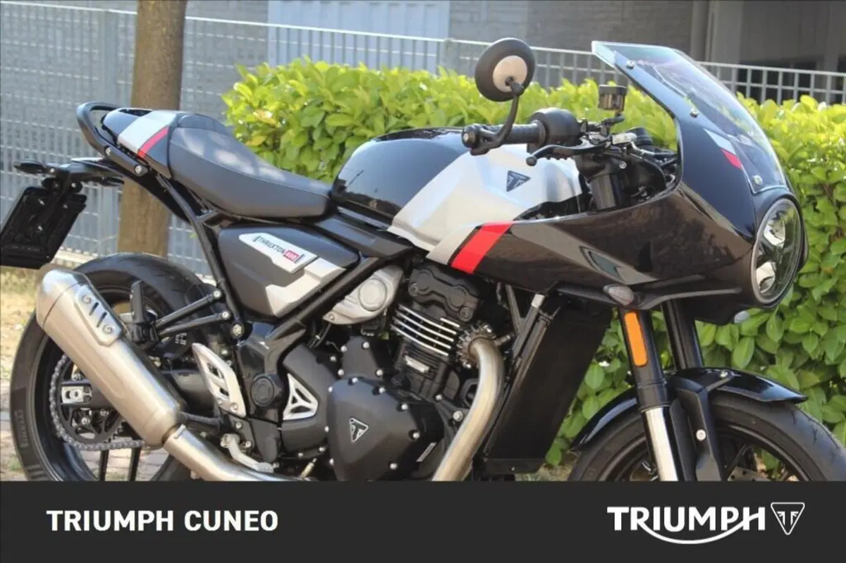 Triumph Thruxton 400 (2026) (2)