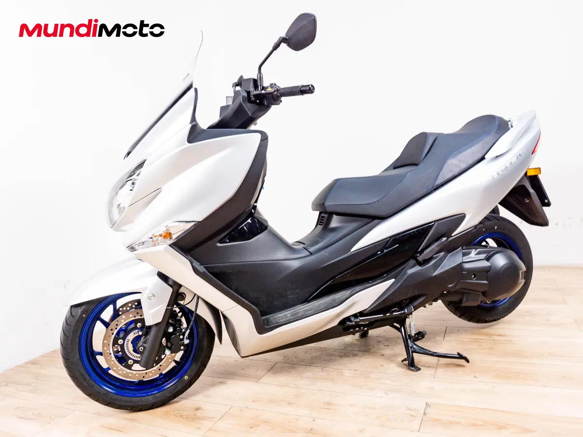 Suzuki Burgman 400 (2022 - 24) (8)