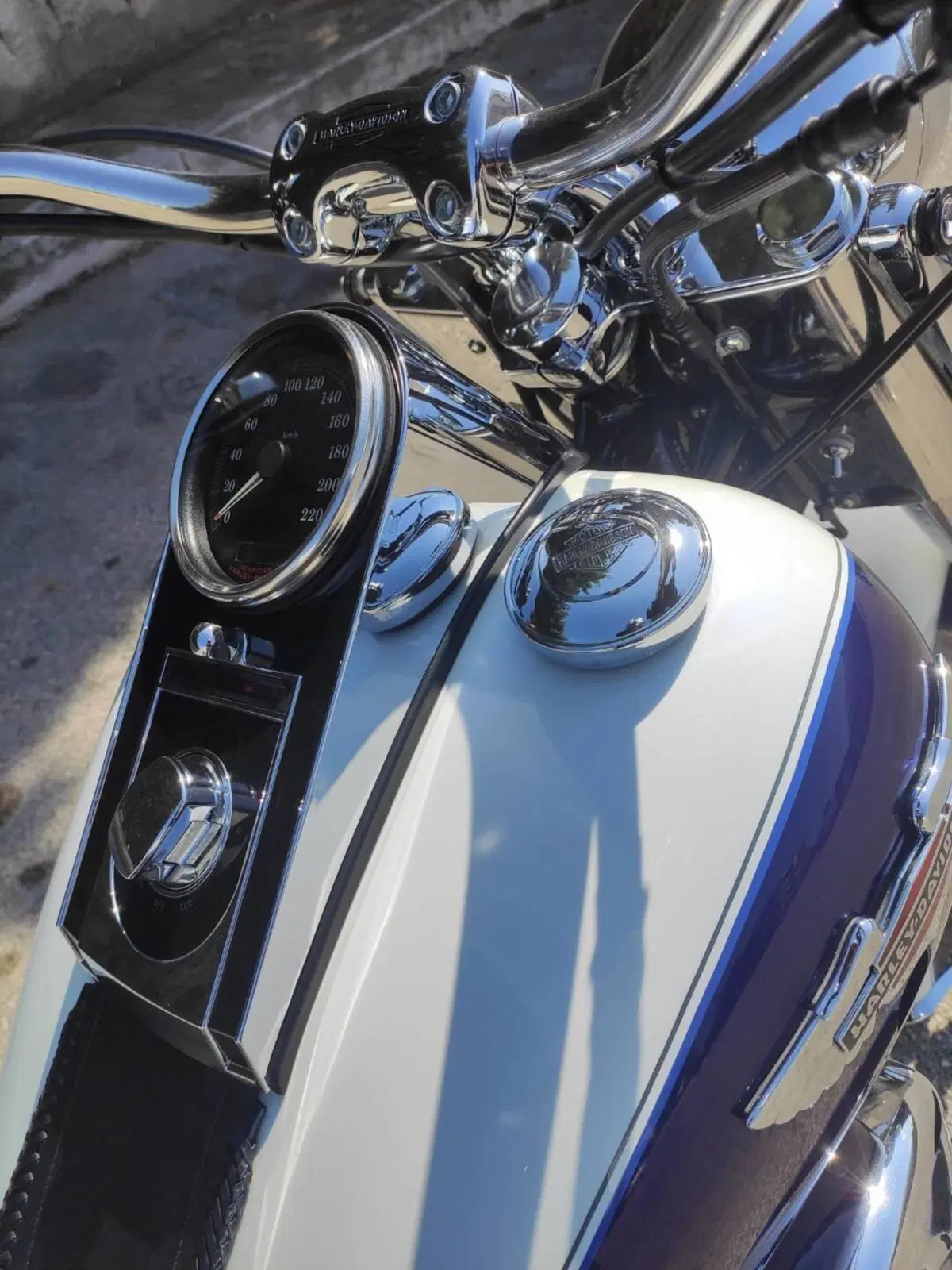 Harley-Davidson 1450 Deluxe (2005 - 06) - FLSTNI (8)