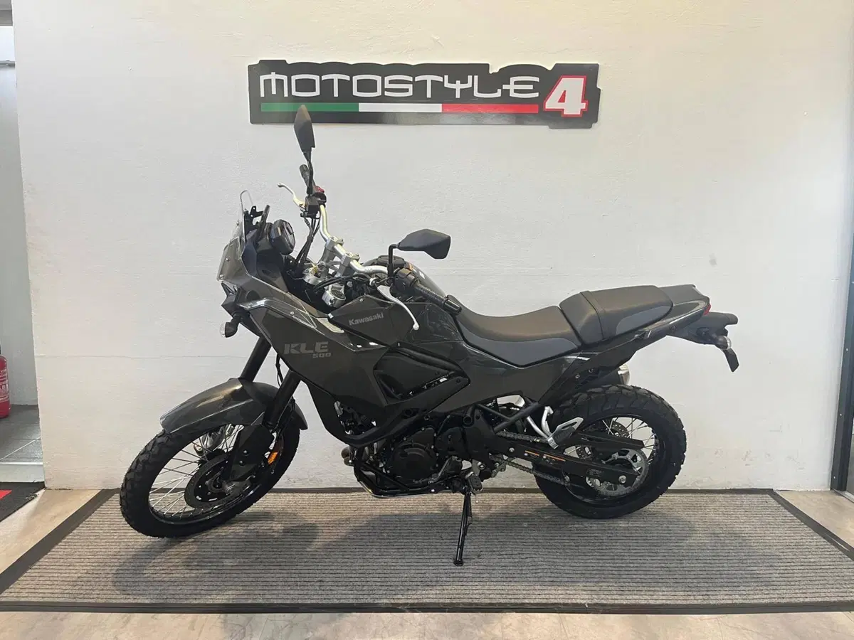 Kawasaki KLE 500 (2026) (2)