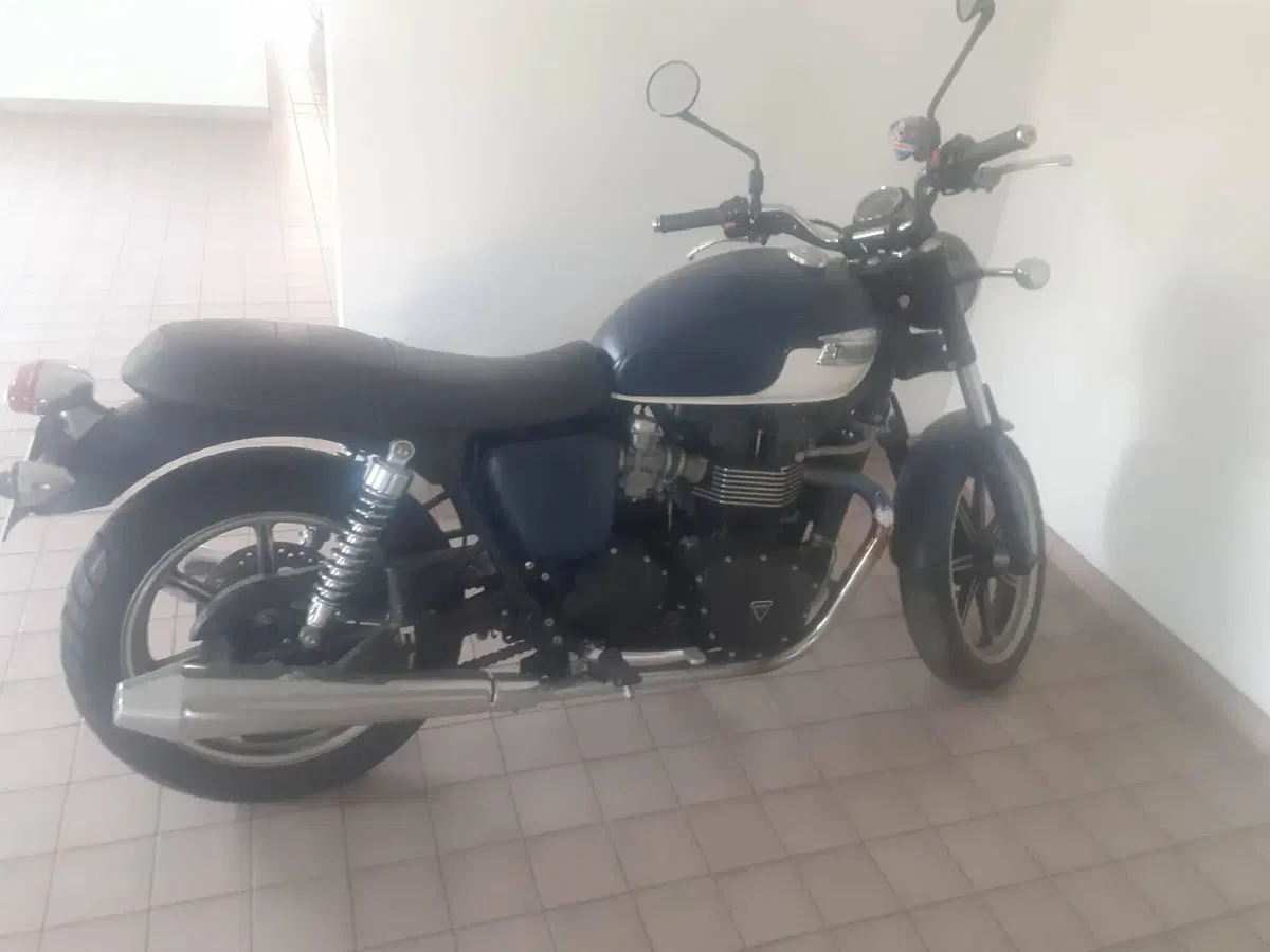 Triumph Bonneville SE (2009 - 13)