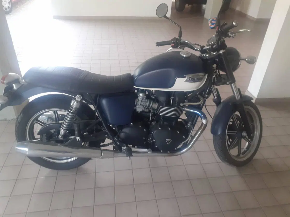 Triumph Bonneville SE (2009 - 13) (6)