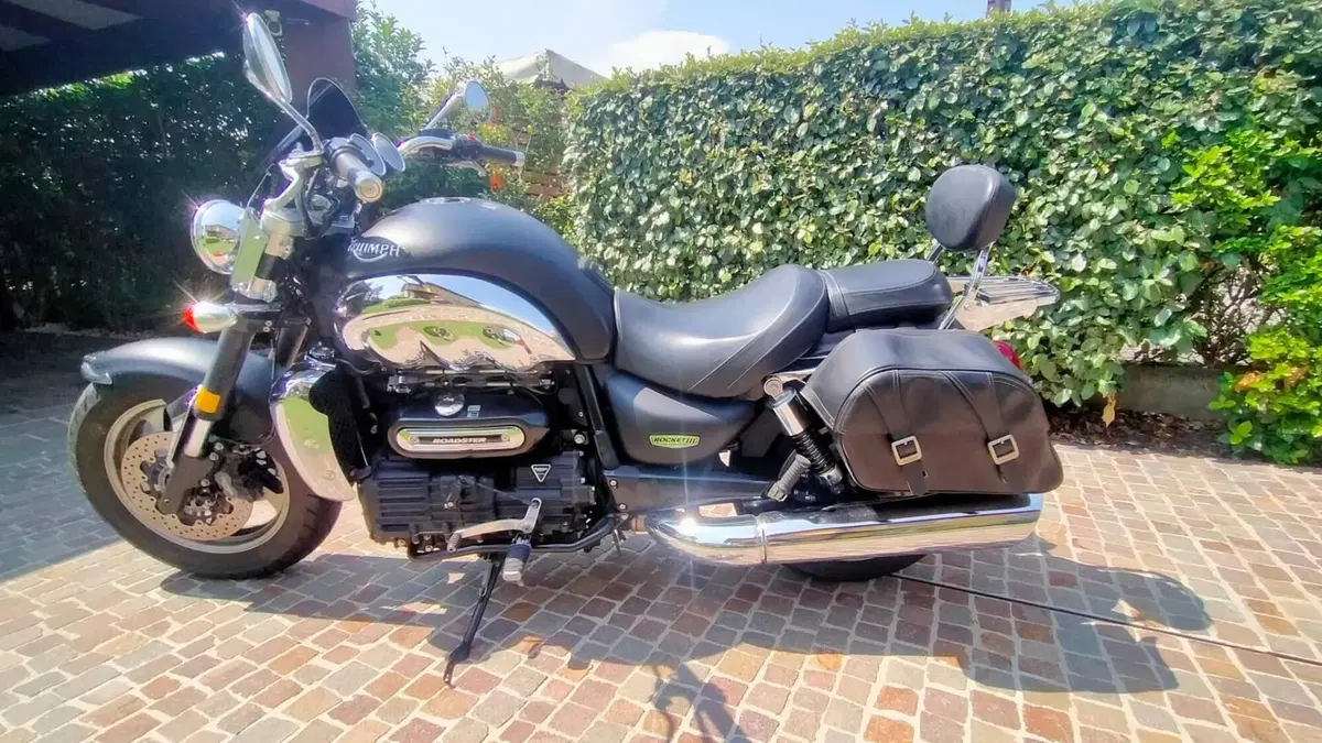 Triumph Rocket 3 Roadster ABS (2010 - 17) (2)