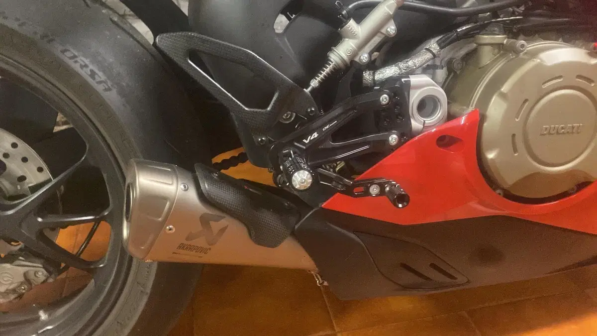 Ducati Panigale V4 S 1100 (2021) (6)