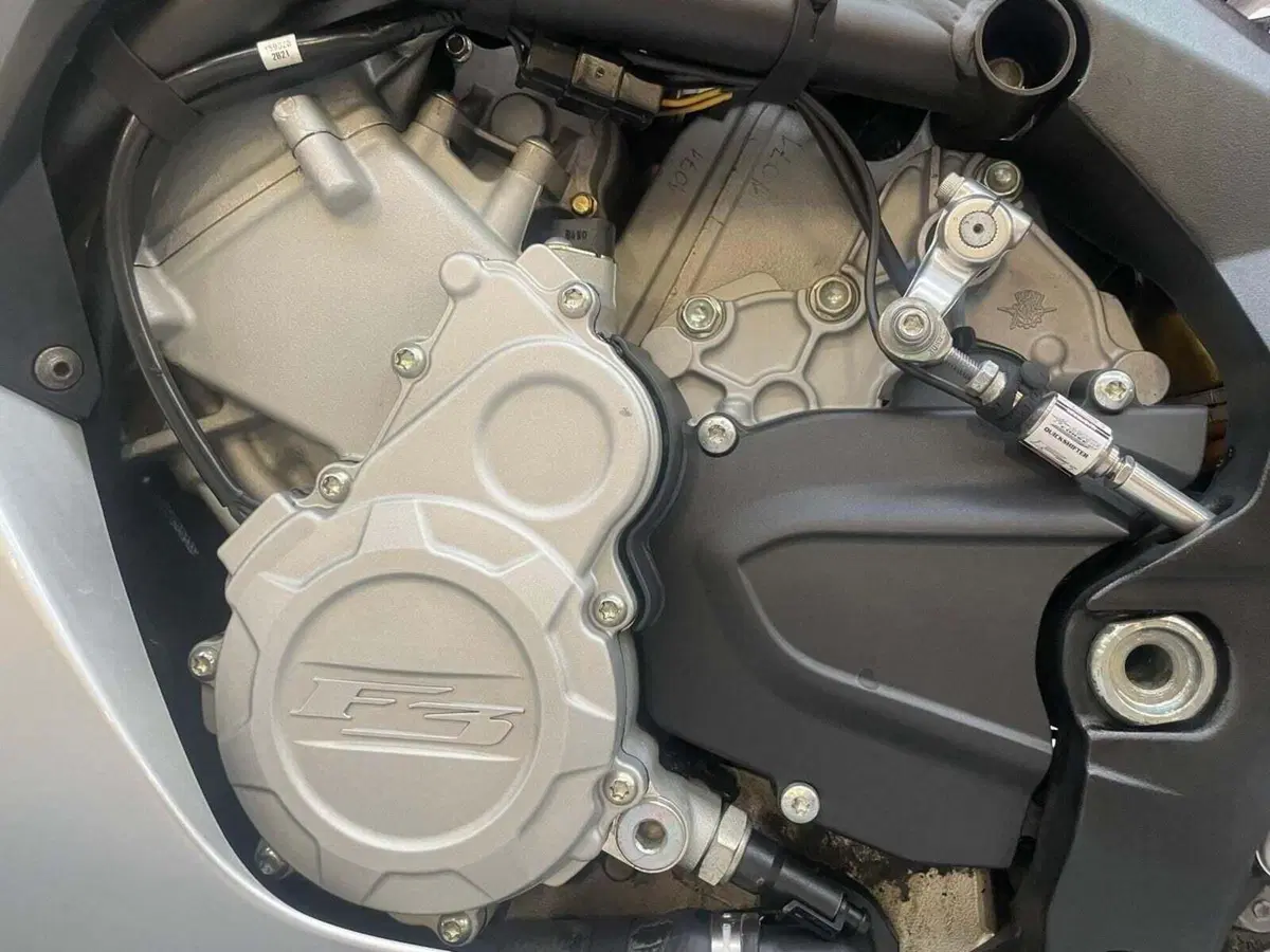 MV Agusta F3 675 EAS ABS (2011 - 17) (17)