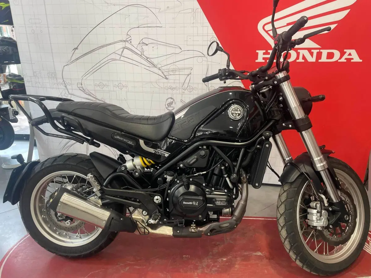 Benelli Leoncino 500 Trail (2021 - 26)