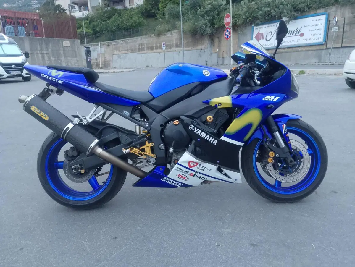 Yamaha YZF R1 (2002 - 03) (2)