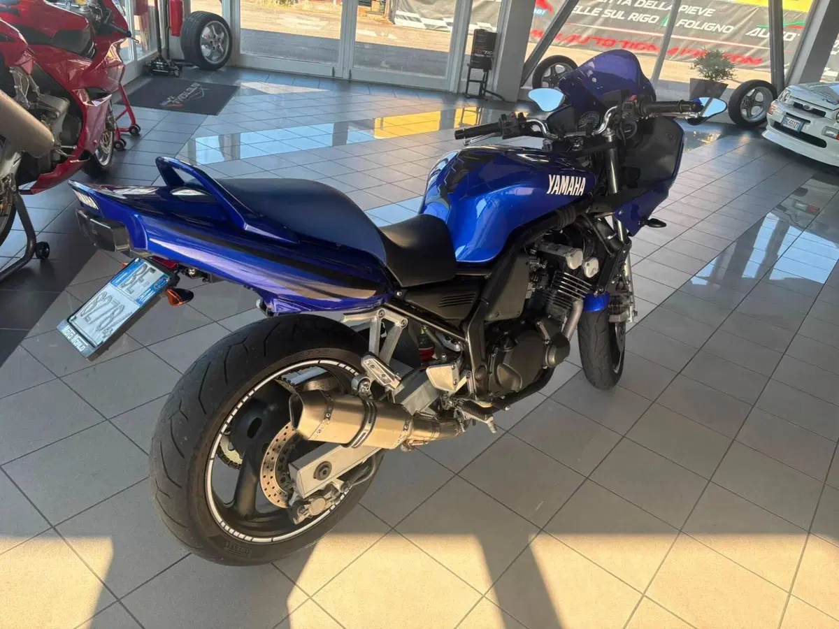 Yamaha FZS 600 Fazer (2002 - 03) (3)
