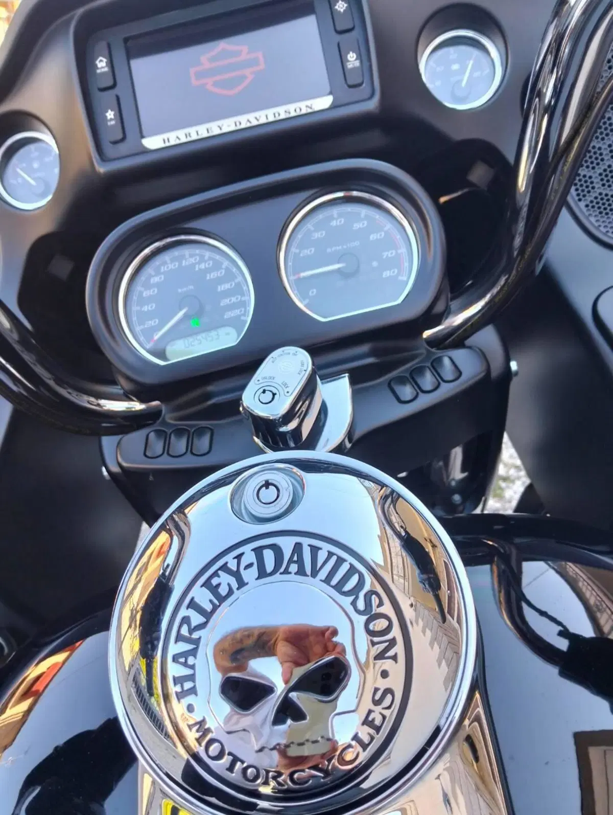 Harley-Davidson 1690 Road Glide Ultra (2015 - 16) - FLRTU (2)