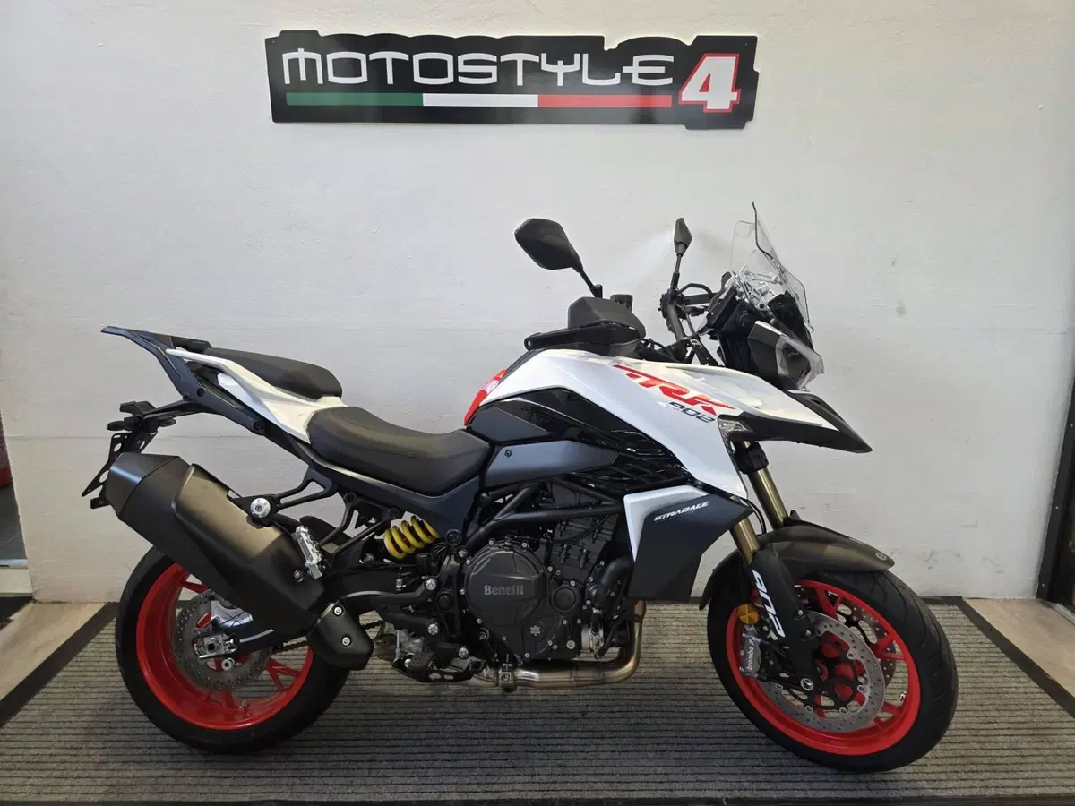Benelli TRK 902 Stradale (2026)