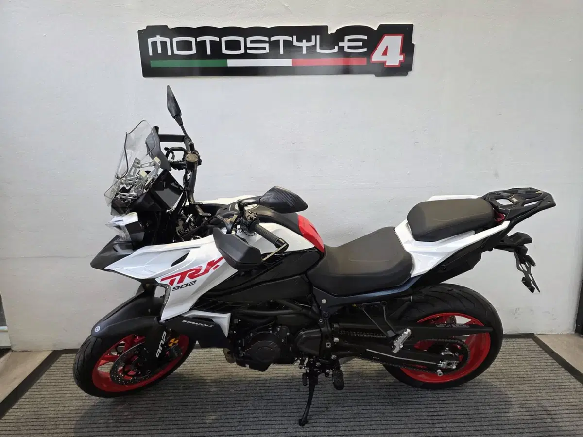 Benelli TRK 902 Stradale (2026) (2)