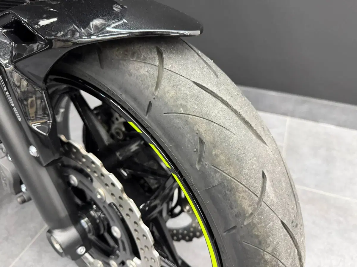Kawasaki Z 650 (2021 - 24) (7)